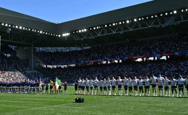 Jusque-là très discret sur le sujet, le comité d’organisation de la Coupe du monde a reconnu les problèmes constatés lors des hymnes durant le premier week-end de compétition et officialisé les changements en vue de la prochaine journée.